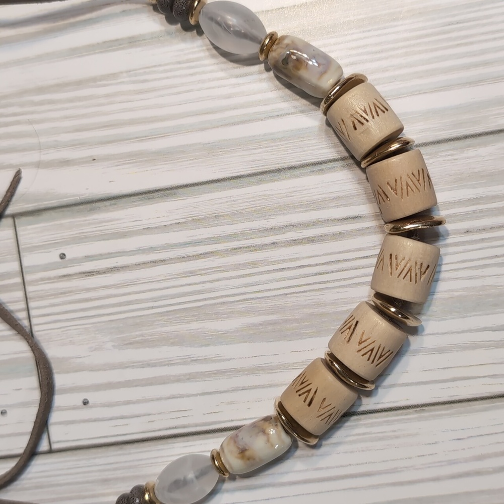 J. Jill Wood Etched Beads & Agate Necklace w/ Leather Tie NWT - Picture 3 of 4